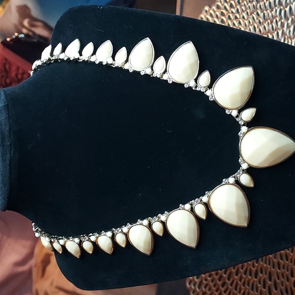 Ann Taylor Jewelry - Ann Taylor Faceted Beaded Choker Necklace!